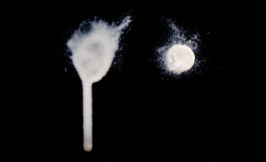 喷洒不含MFC(左)和含MFC(右)的乳液。