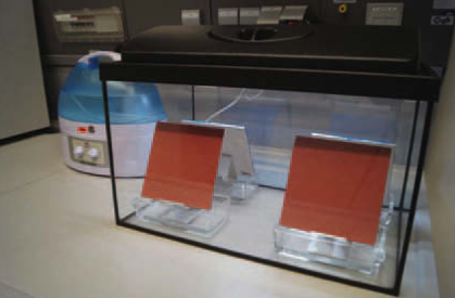 改良的水族箱与一个冷水蒸汽冷凝器连接，以研究浸出。