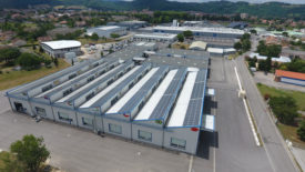 阿克苏诺贝尔位于法国帕米尔市的工厂照片